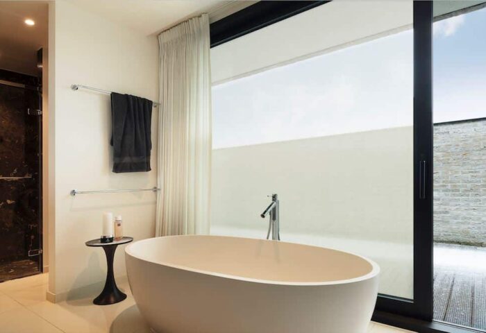 films opalisants dans salle de bain