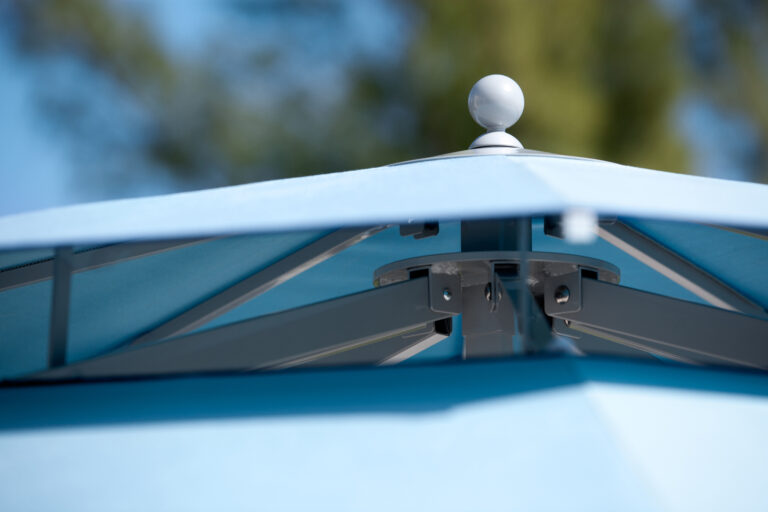 Parasols sur mesure protegeant du soleil